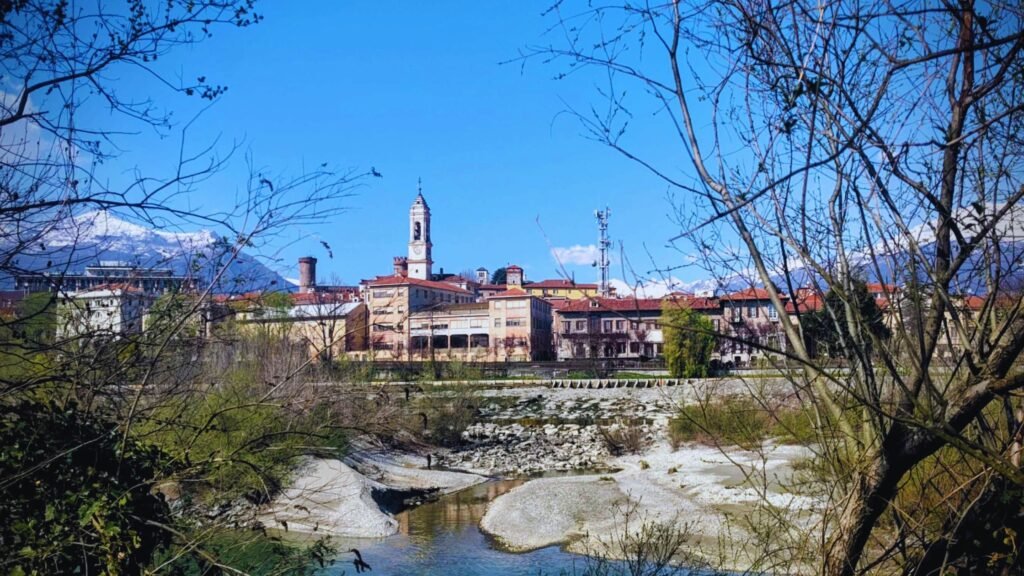 Picture of old italian buildings taken from the other side of the river.