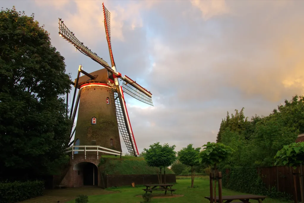 Picture of windmill Johanna in Huijbergen at sunset. A great place and part of the brabant itinerary. 